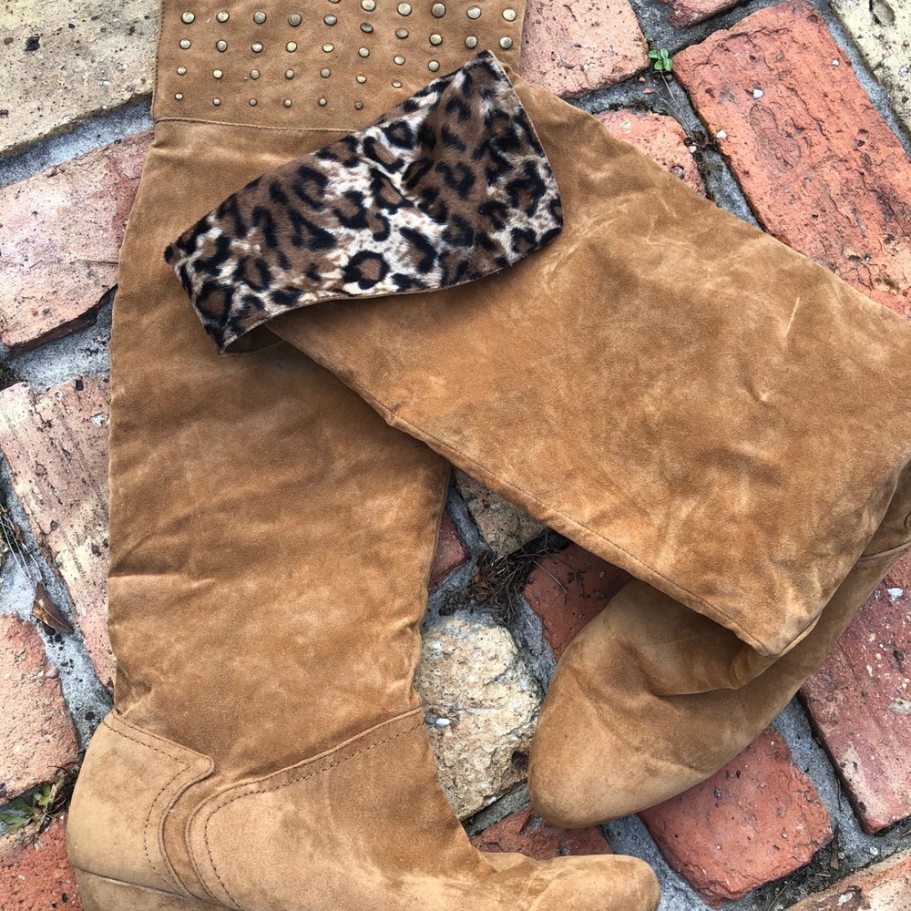 Boots - Picture 2 of 4